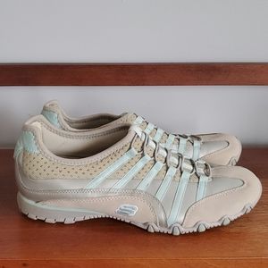 Sketchers slip on sneakers